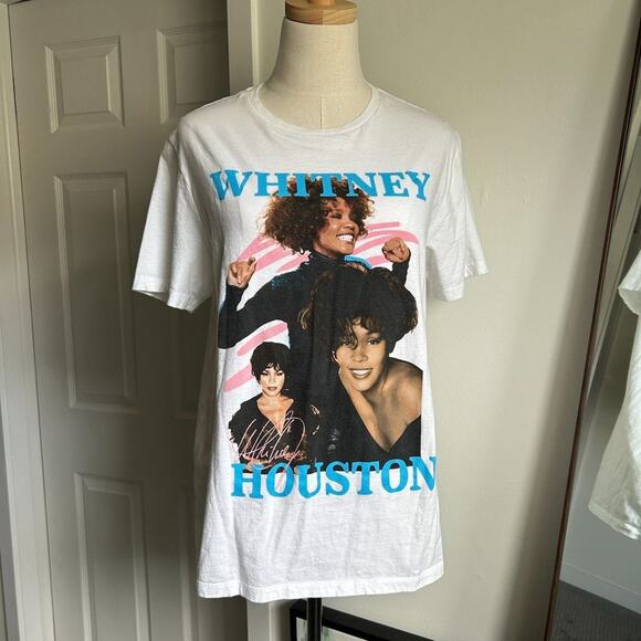 Whitney Houston Graphic Tee - Picture 1 of 3
